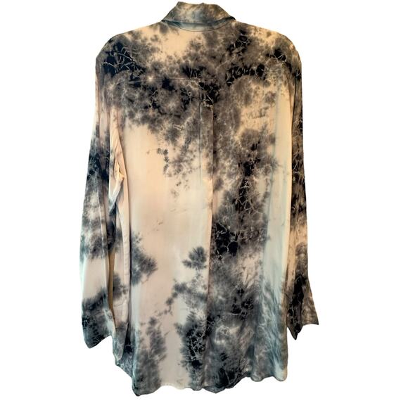 Soft Surroundings | Size L Long Sleeve Button Up Tie Dye Shirt Oyster Buttons - Picture 10 of 10